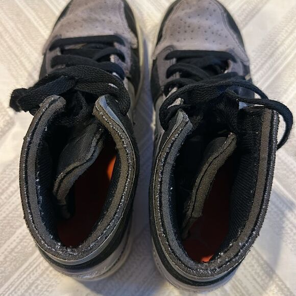 Nike Air Jordan 1 Mid SE Craft Boys Black & Grey High Top Sneakers - Size 6 - Picture 6 of 9